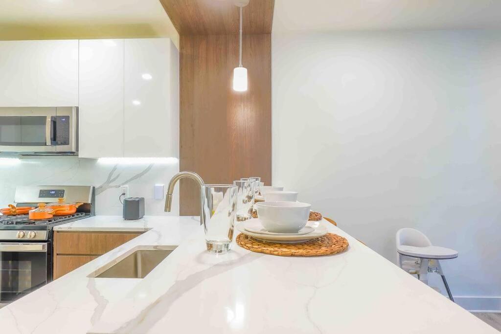 Free Parking 40 Off 2bdr Prudendtial Center Apartment Newark